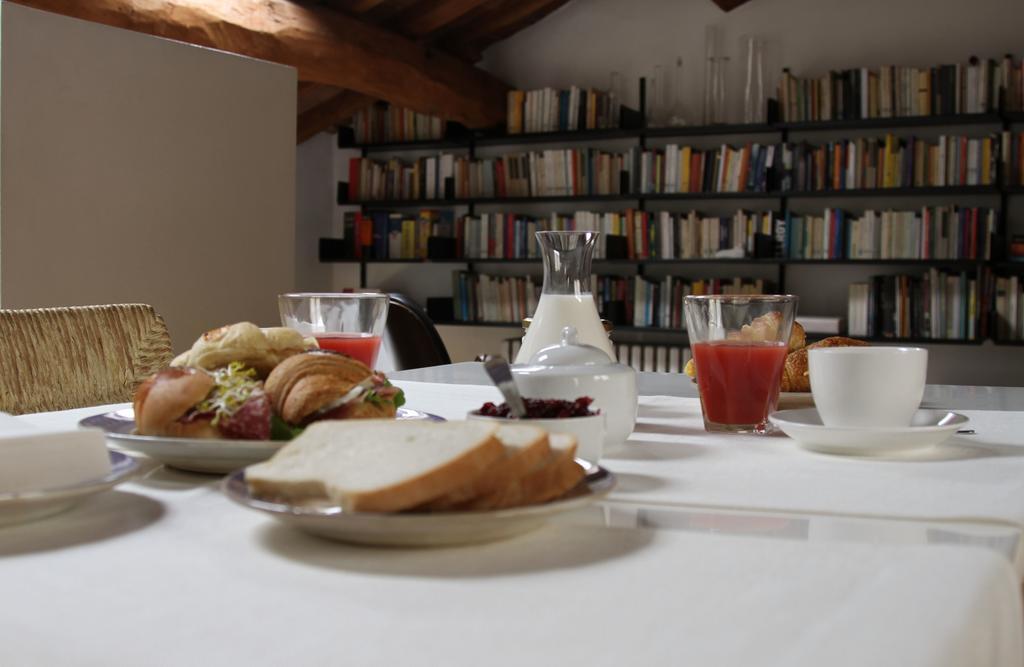 Stella21 Bedandbreakfast Модена Екстериор снимка